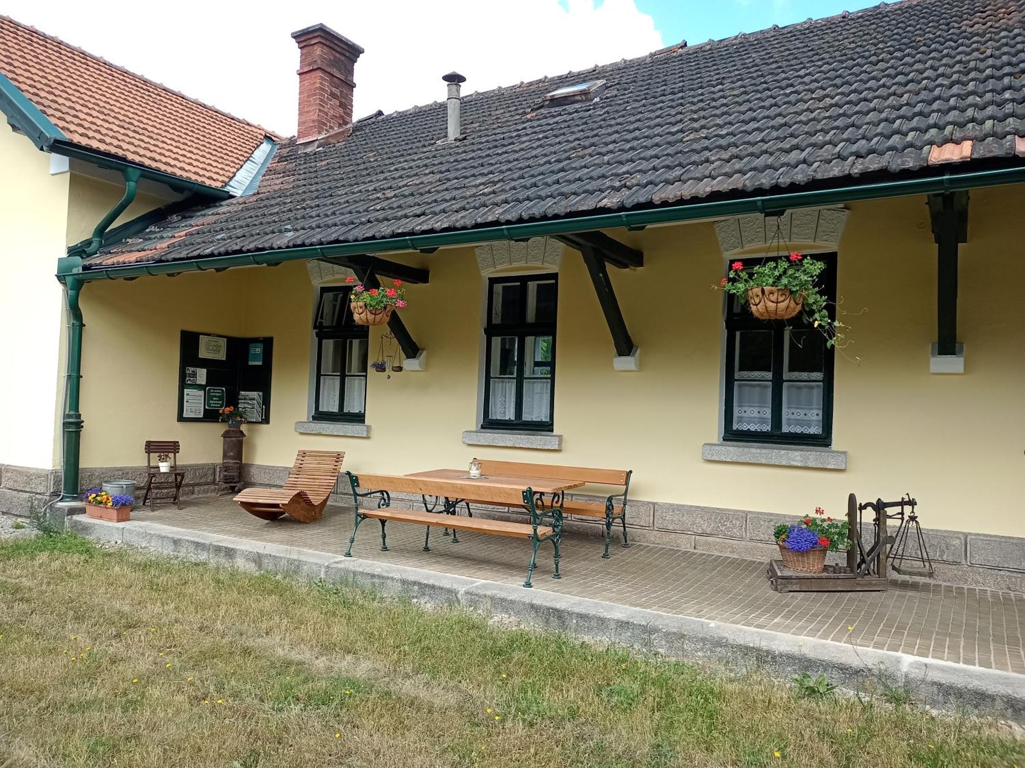 Апартаменты Nostalgie Bahnhof Гмюнд Экстерьер фото